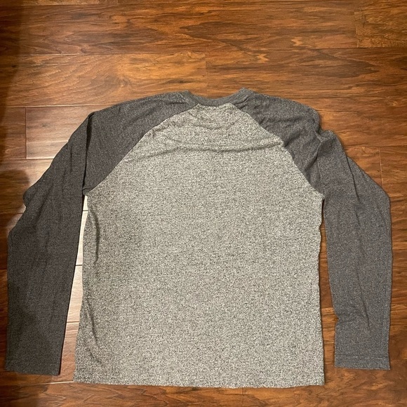 Roots Long Sleeve Tee Size L - Picture 2 of 5